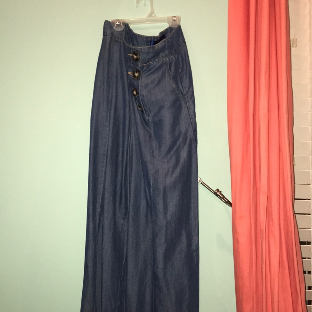 Blue jeans wide leg button up